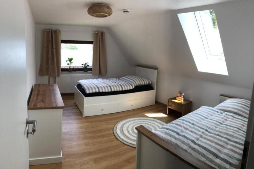 Ruhig Gelegene, Top Moderne Ferienwohnung - Hot Tub Und Sauna Gegen Aufpreis Neuhaus an Der Eger 外观 照片