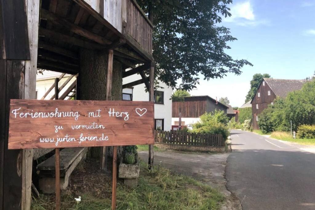 Ruhig Gelegene, Top Moderne Ferienwohnung - Hot Tub Und Sauna Gegen Aufpreis Neuhaus an Der Eger 外观 照片