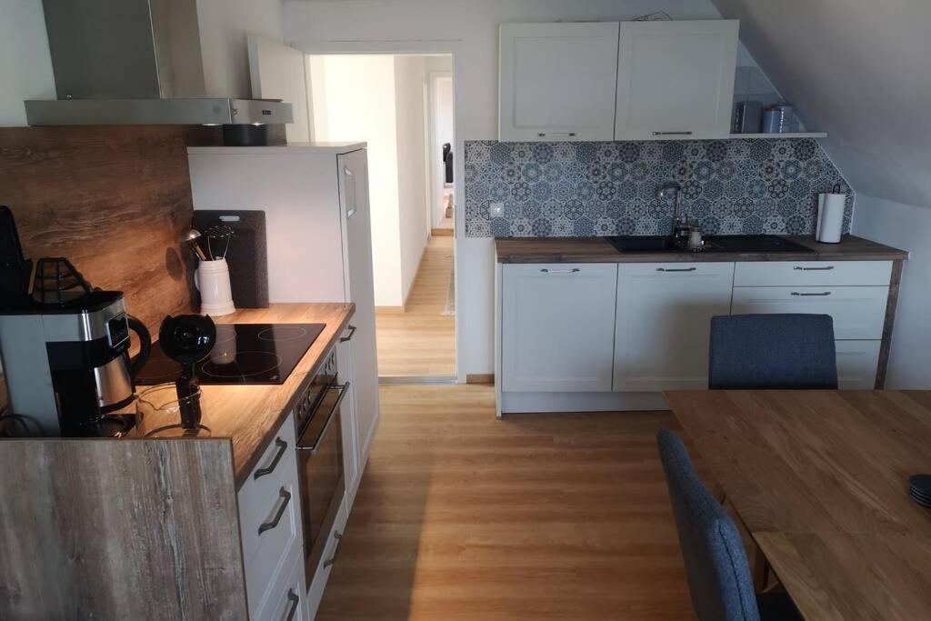 Ruhig Gelegene, Top Moderne Ferienwohnung - Hot Tub Und Sauna Gegen Aufpreis Neuhaus an Der Eger 外观 照片