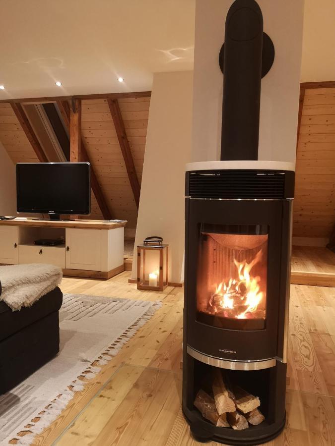 Ruhig Gelegene, Top Moderne Ferienwohnung - Hot Tub Und Sauna Gegen Aufpreis Neuhaus an Der Eger 外观 照片
