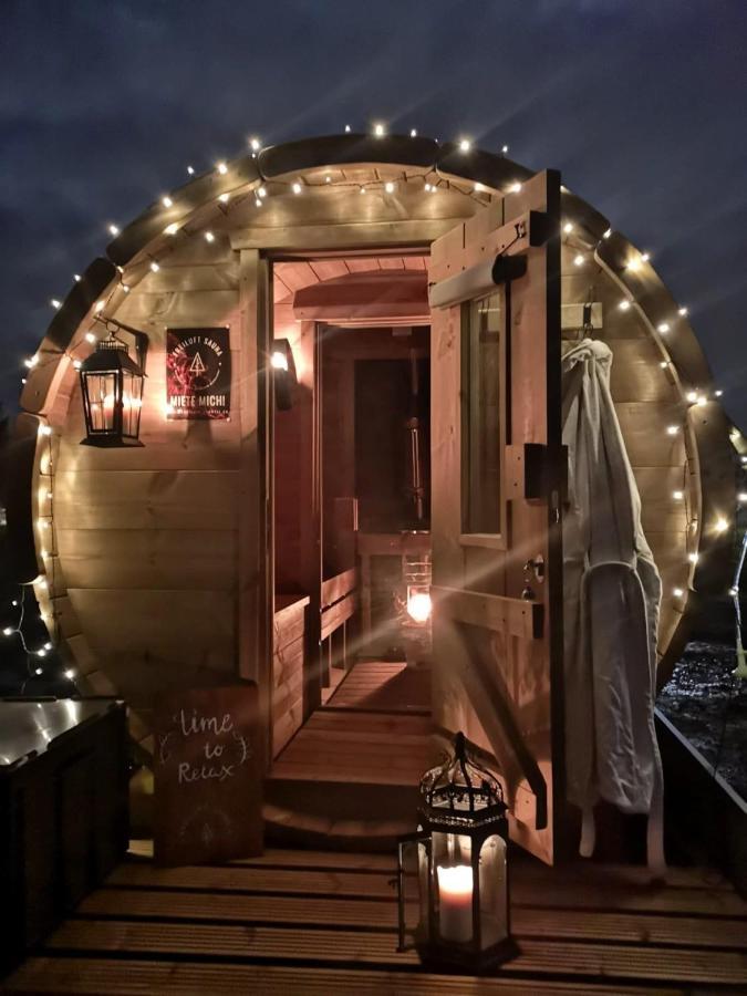 Ruhig Gelegene, Top Moderne Ferienwohnung - Hot Tub Und Sauna Gegen Aufpreis Neuhaus an Der Eger 外观 照片