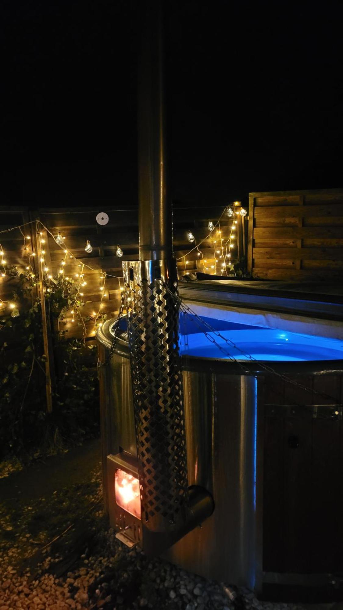 Ruhig Gelegene, Top Moderne Ferienwohnung - Hot Tub Und Sauna Gegen Aufpreis Neuhaus an Der Eger 外观 照片