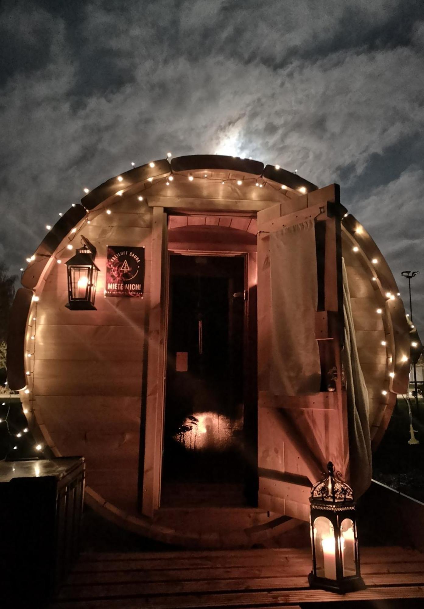 Ruhig Gelegene, Top Moderne Ferienwohnung - Hot Tub Und Sauna Gegen Aufpreis Neuhaus an Der Eger 外观 照片